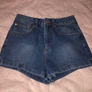 Forever 21 cuffed jean shorts size 27